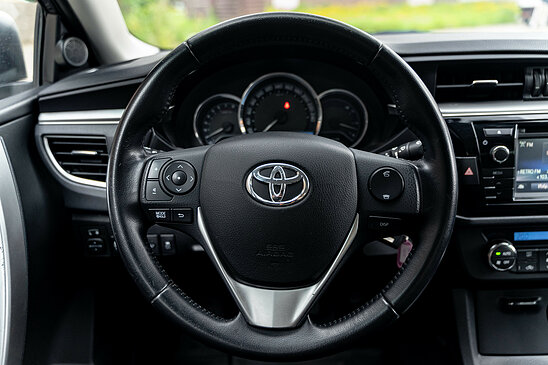 Toyota Corolla 1.6 CVT (122 л.с.) Style Plus