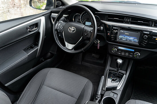 Toyota Corolla 1.6 CVT (122 л.с.) Style Plus