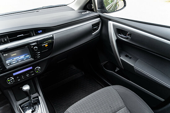 Toyota Corolla 1.6 CVT (122 л.с.) Style Plus