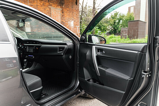 Toyota Corolla 1.6 CVT (122 л.с.) Style Plus