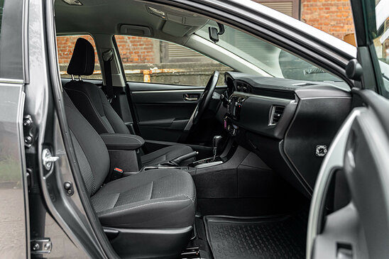 Toyota Corolla 1.6 CVT (122 л.с.) Style Plus