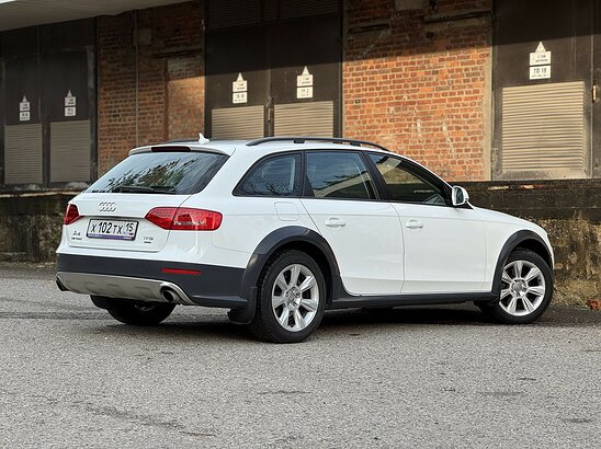 Audi A4 Allroad Quattro 2.0 TFSI quattro S tronic (211 л.с.)