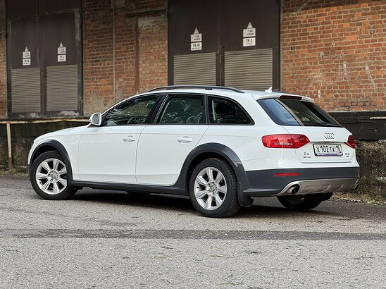 Audi A4 Allroad Quattro 2.0 TFSI quattro S tronic (211 л.с.)