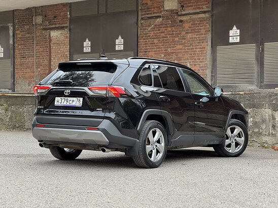 Toyota RAV4 2.5 4WD AT (199 л.с.) Комфорт