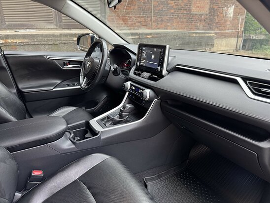 Toyota RAV4 2.5 4WD AT (199 л.с.) Комфорт