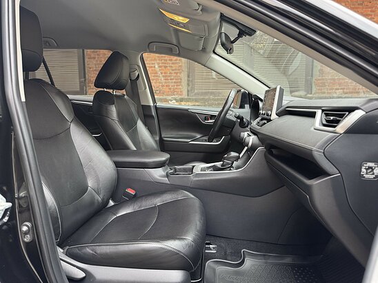 Toyota RAV4 2.5 4WD AT (199 л.с.) Комфорт