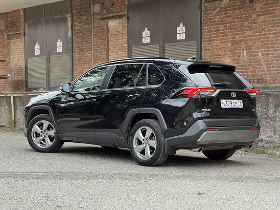 Toyota RAV4 2.5 4WD AT (199 л.с.) Комфорт