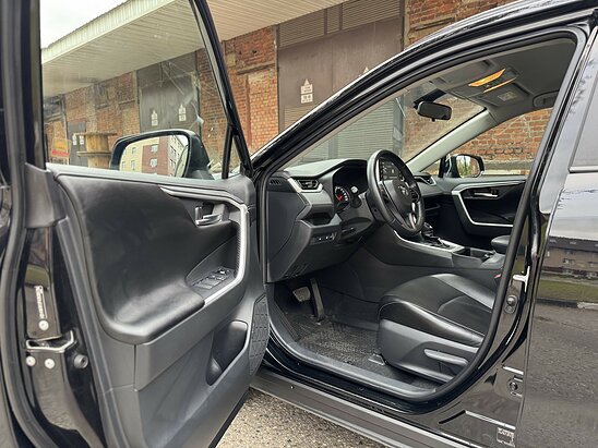 Toyota RAV4 2.5 4WD AT (199 л.с.) Комфорт