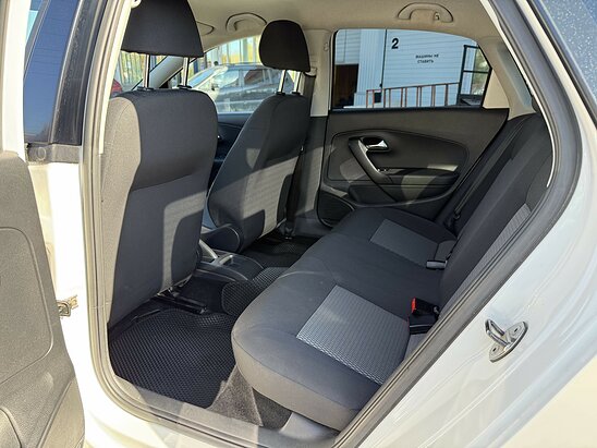 Volkswagen Polo 1.6 MPI MT (105 л.с.)