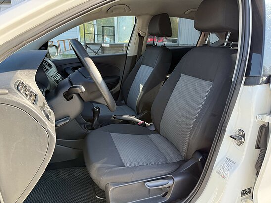 Volkswagen Polo 1.6 MPI MT (105 л.с.)