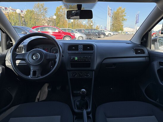 Volkswagen Polo 1.6 MPI MT (105 л.с.)