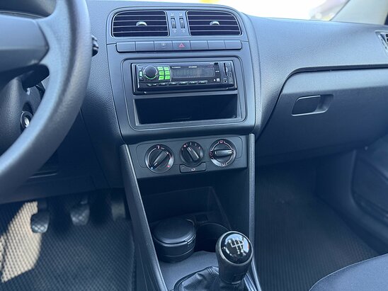 Volkswagen Polo 1.6 MPI MT (105 л.с.)