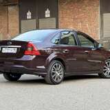 Ford Focus 2.0 MT (145 л.с.) Ghia