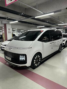 Hyundai Staria 2.2 VGT 4WD AT (177 л.с.) Lounge