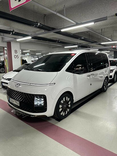 Hyundai Staria 2.2 VGT 4WD AT (177 л.с.) Lounge