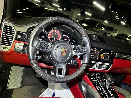 Porsche Cayenne Turbo 4.0 4WD AT (550 л.с.) Cayenne Turbo