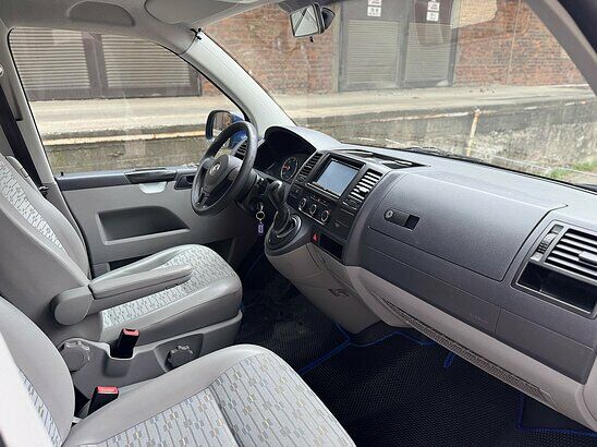 Volkswagen Transporter 2.0 TDI DSG (140 л.с.) Kombi