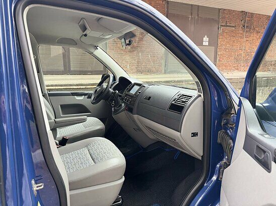 Volkswagen Transporter 2.0 TDI DSG (140 л.с.) Kombi