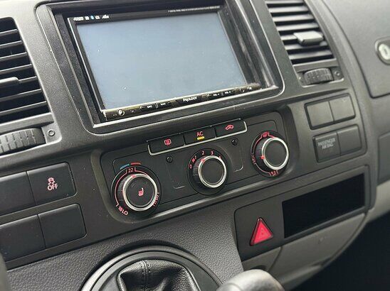 Volkswagen Transporter 2.0 TDI DSG (140 л.с.) Kombi