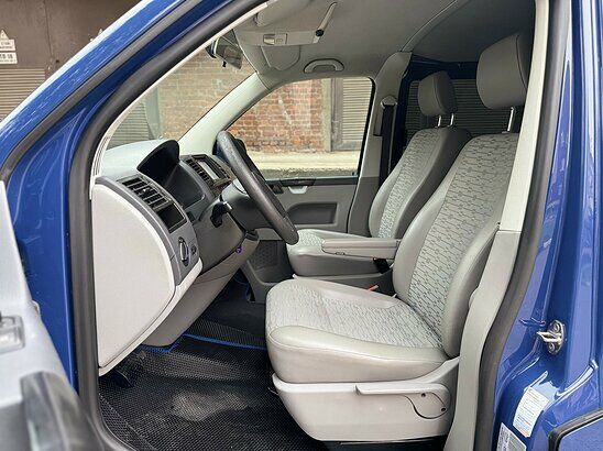 Volkswagen Transporter 2.0 TDI DSG (140 л.с.) Kombi