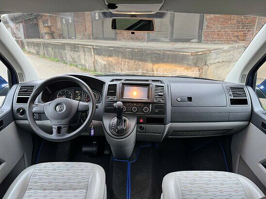 Volkswagen Transporter 2.0 TDI DSG (140 л.с.) Kombi