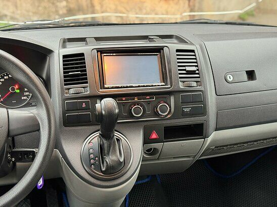 Volkswagen Transporter 2.0 TDI DSG (140 л.с.) Kombi