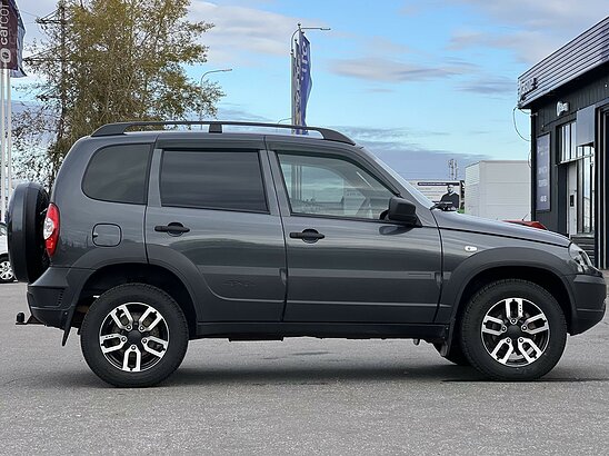 ВАЗ (LADA) 4x4 (Нива) 1.7 MT (83 л.с.) Luxe Кондиционер