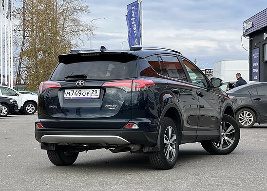 Toyota RAV4 2.0 4WD MT (146 л.с.) Elegance