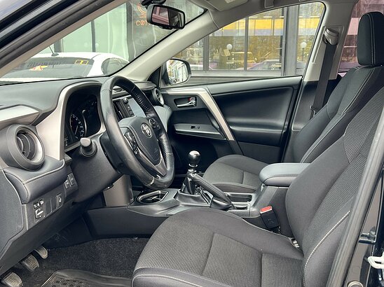 Toyota RAV4 2.0 4WD MT (146 л.с.) Elegance