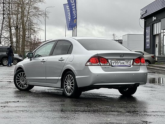 Honda Civic 1.8 MT (140 л.с.)