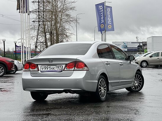 Honda Civic 1.8 MT (140 л.с.)