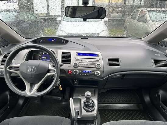 Honda Civic 1.8 MT (140 л.с.)