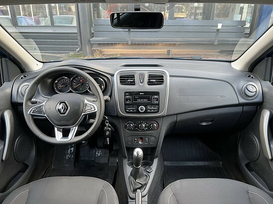 Renault Sandero Stepway 1.6 MT (82 л.с.) Life