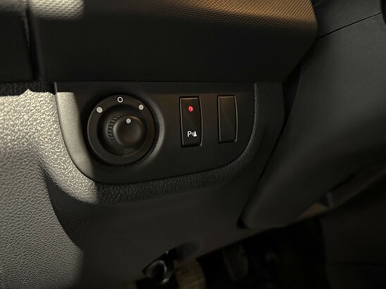 Renault Logan Stepway 1.6 MT (113 л.с.) Drive