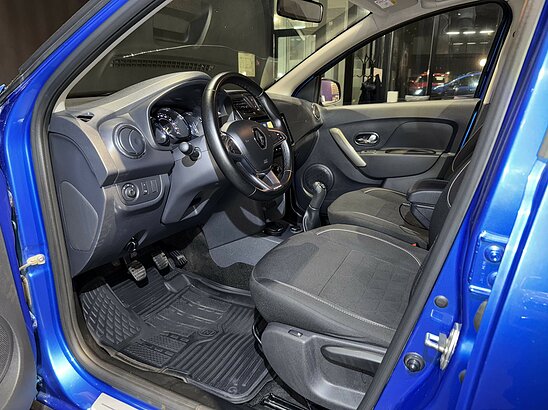 Renault Logan Stepway 1.6 MT (113 л.с.) Drive