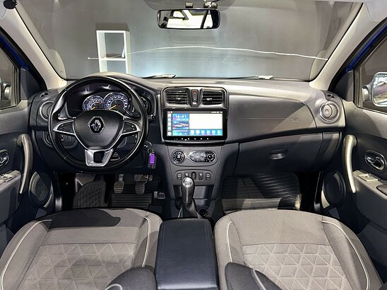 Renault Logan Stepway 1.6 MT (113 л.с.) Drive