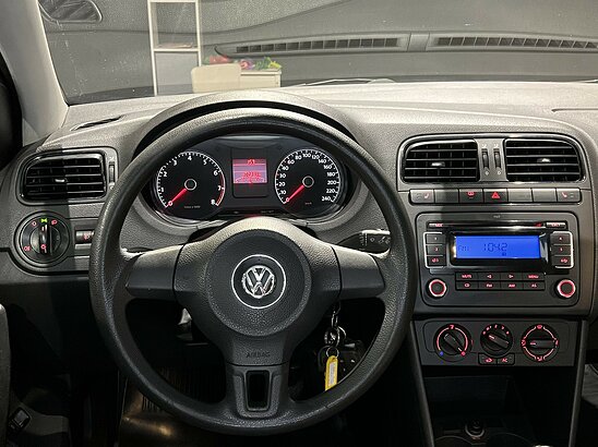 Volkswagen Polo 1.6 MPI MT (105 л.с.) Comfortline