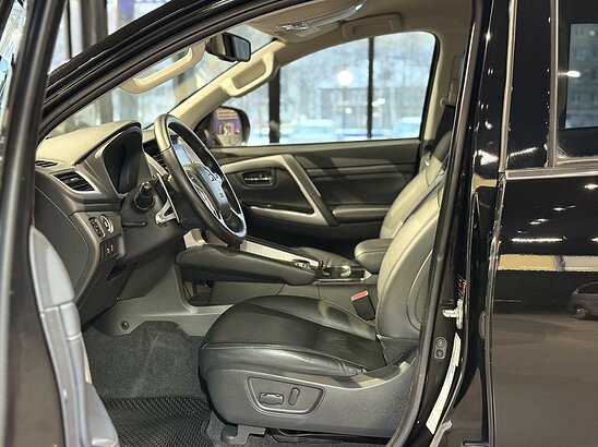 Mitsubishi Pajero Sport 2.4 D 4WD AT (181 л.с.) Instyle