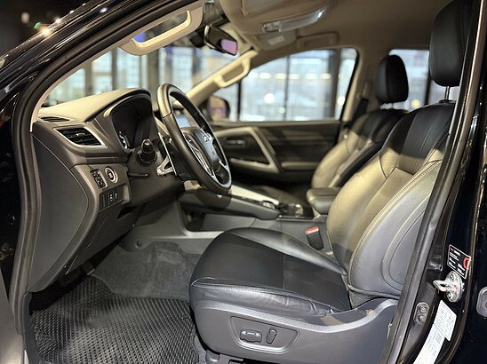 Mitsubishi Pajero Sport 2.4 D 4WD AT (181 л.с.) Instyle