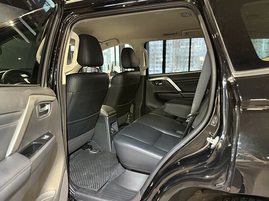 Mitsubishi Pajero Sport 2.4 D 4WD AT (181 л.с.) Instyle