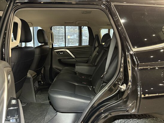 Mitsubishi Pajero Sport 2.4 D 4WD AT (181 л.с.) Instyle