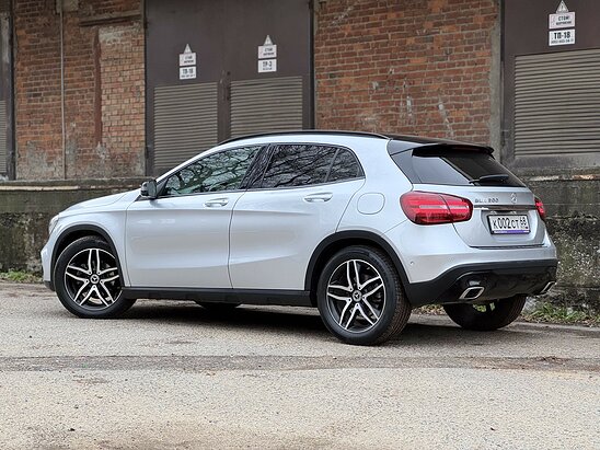 Mercedes-Benz GLA-класс GLA 200 1.6 7G-DCT (150 л.с.) Urban Night Edition