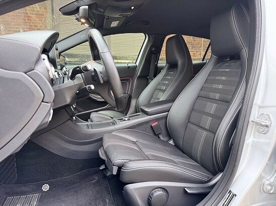 Mercedes-Benz GLA-класс GLA 200 1.6 7G-DCT (150 л.с.) Urban Night Edition