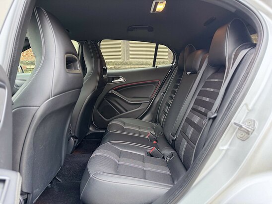 Mercedes-Benz GLA-класс GLA 200 1.6 7G-DCT (150 л.с.) Urban Night Edition