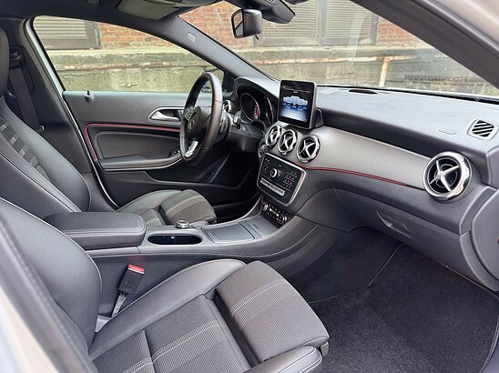 Mercedes-Benz GLA-класс GLA 200 1.6 7G-DCT (150 л.с.) Urban Night Edition