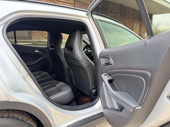 Mercedes-Benz GLA-класс GLA 200 1.6 7G-DCT (150 л.с.) Urban Night Edition