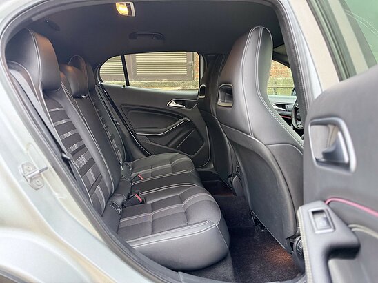 Mercedes-Benz GLA-класс GLA 200 1.6 7G-DCT (150 л.с.) Urban Night Edition