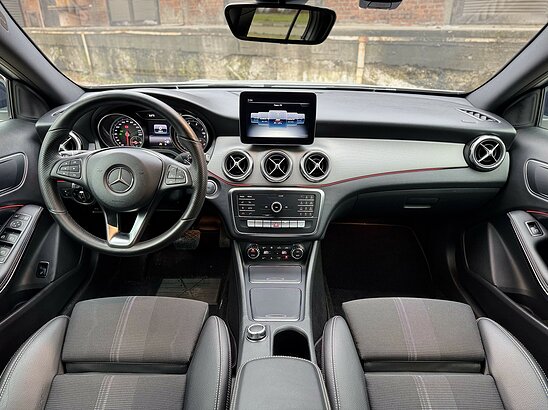 Mercedes-Benz GLA-класс GLA 200 1.6 7G-DCT (150 л.с.) Urban Night Edition
