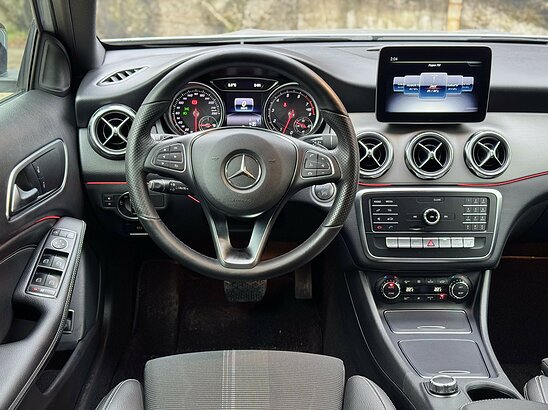 Mercedes-Benz GLA-класс GLA 200 1.6 7G-DCT (150 л.с.) Urban Night Edition