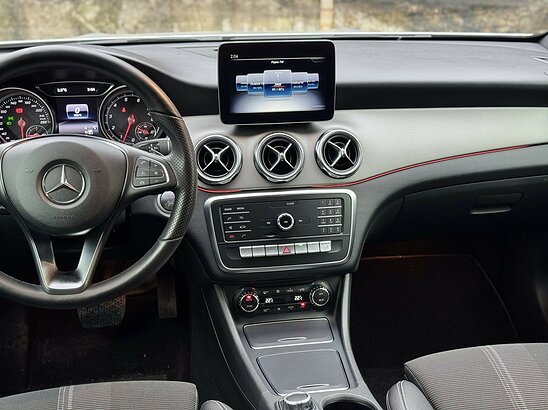 Mercedes-Benz GLA-класс GLA 200 1.6 7G-DCT (150 л.с.) Urban Night Edition